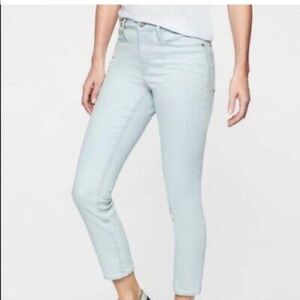 NWT! Athleta skinny crop jean glacier wash